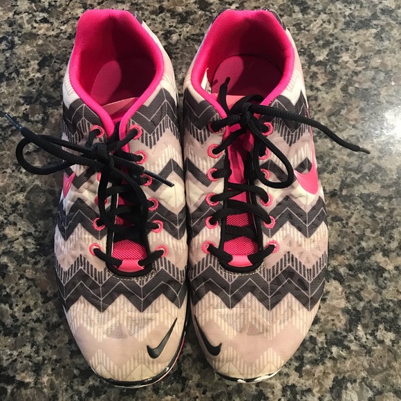 Nike Shoes - USED NIKE RUNNING SHOES